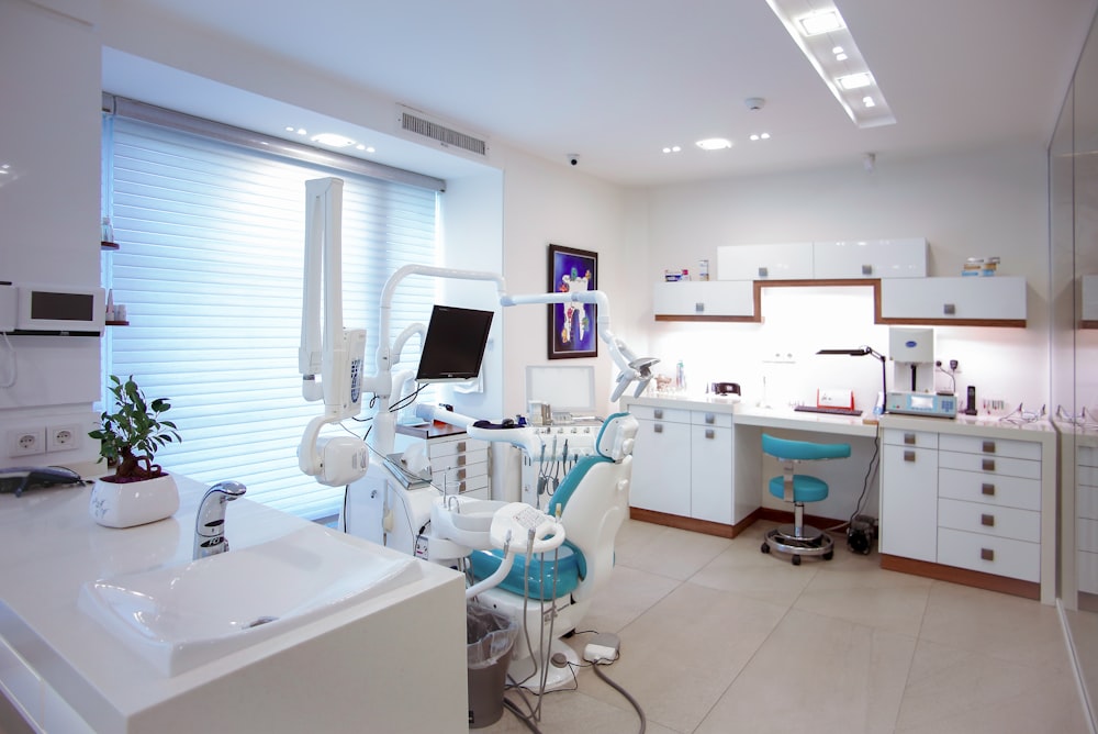 Modern dental clinic and equipment in Germany for international dentists